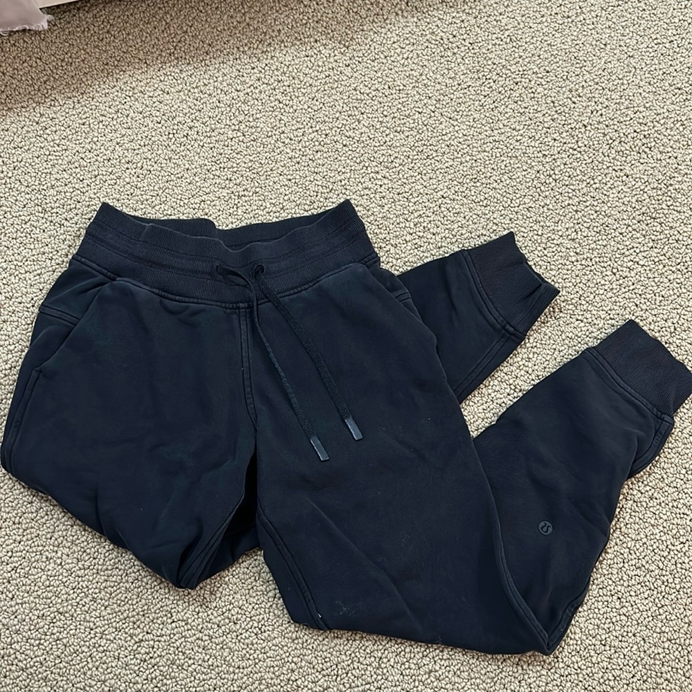 size 2 lululemon scuba sweatpants